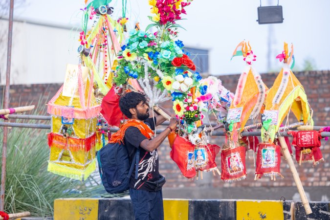 grasshopper yatra Image