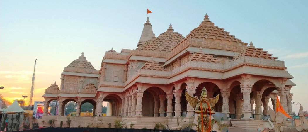 grasshopper yatra Image
