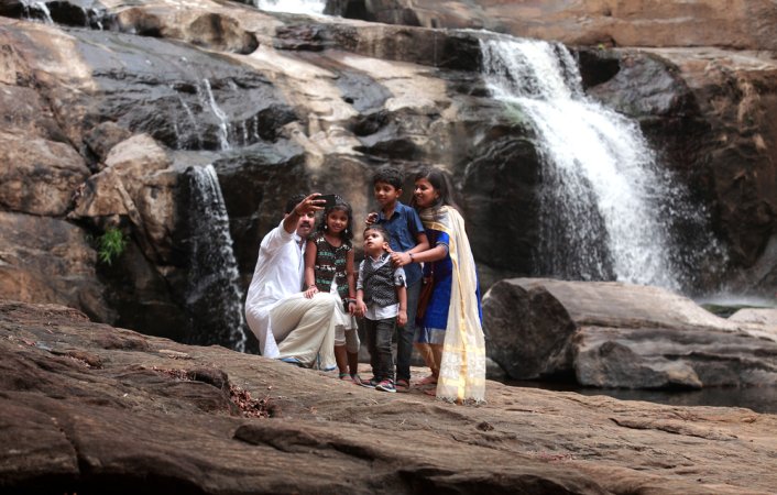 grasshopper yatra Image